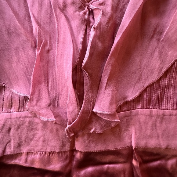 THRDUP- NWT Daisy Fuentes mauve silk top size L Large - Picture 6 of 7